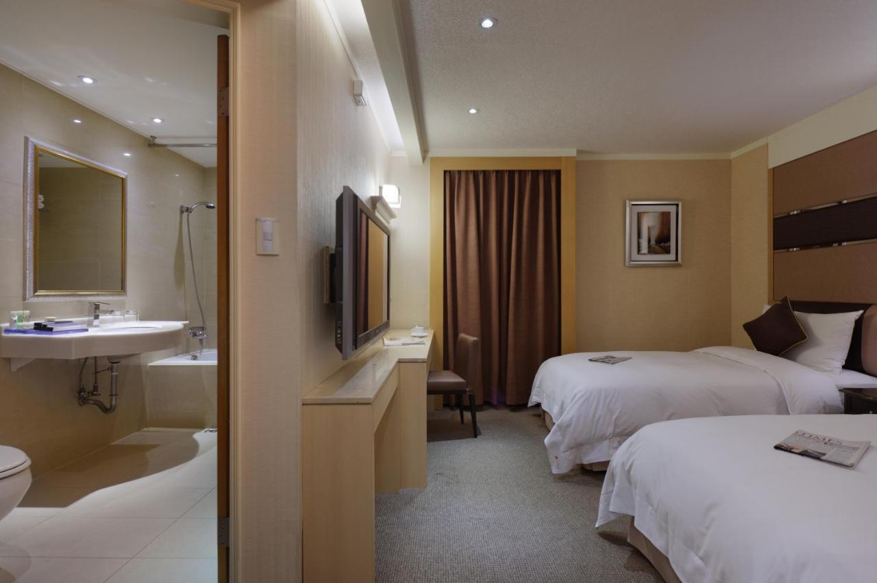 K Hotel Цзилун Экстерьер фото
