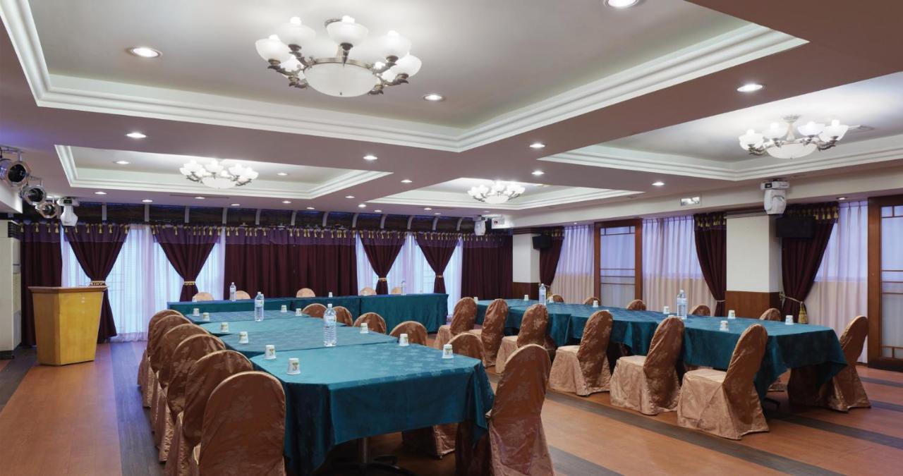 K Hotel Цзилун Экстерьер фото