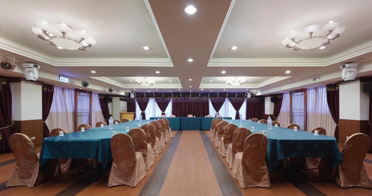 K Hotel Цзилун Экстерьер фото